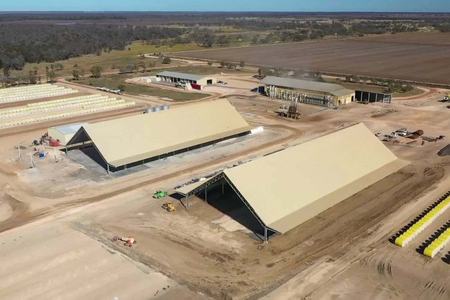 PJ Harris and Sons, Harris Cotton storage buildings in 
Collarenebri. Built by Entegra.